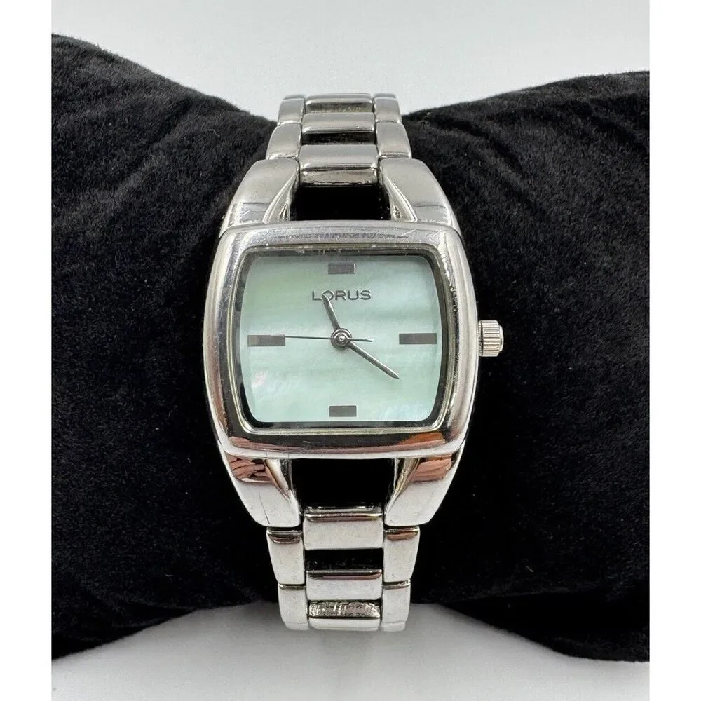 Lorus By Seiko LR2016 Silver Tone Watch Blue MOP‎ Stainless Steel NEW BATTERY